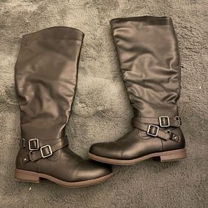 Black boots